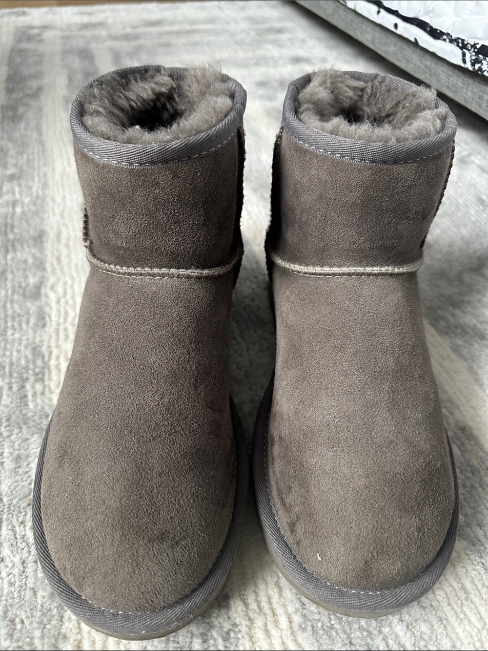 UGG - Picture 8 of 12